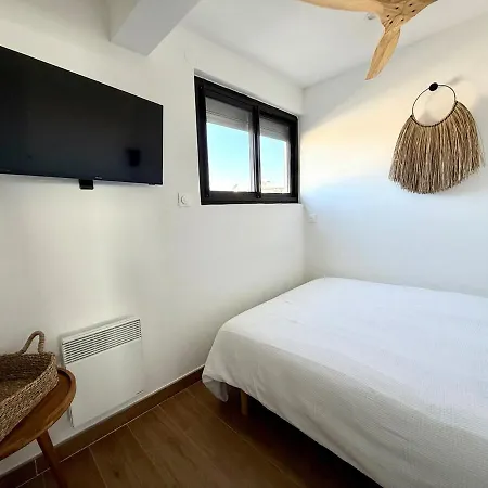Appt Bord De Mer,clim & Parking アパート *