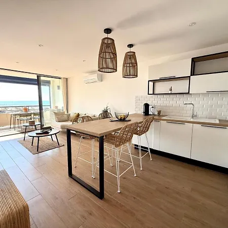 Apartment Appt Bord De Mer,clim & Parking La Grande-Motte
