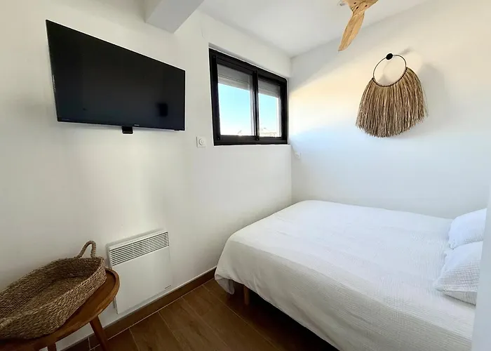 Appt Bord De Mer,clim&parking Lejlighed *